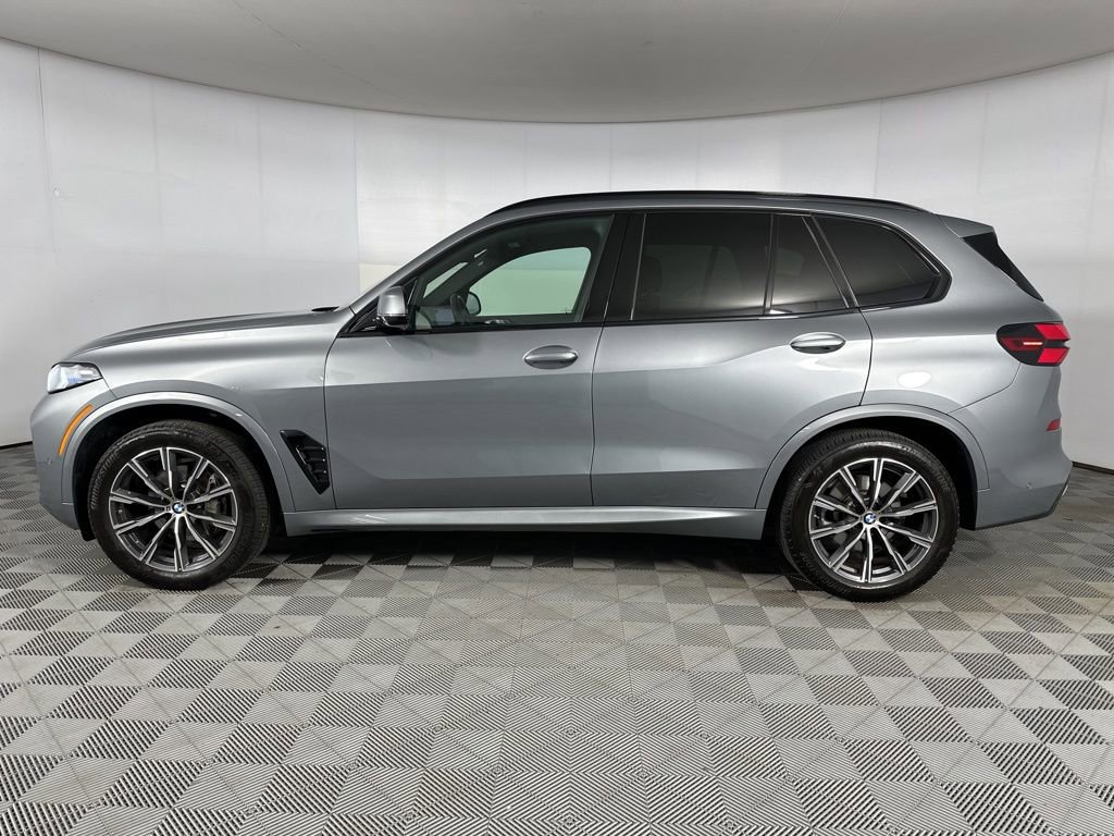 Certified 2025 BMW X5 xDrive40i w/ M Sport Package AWD/4WD image 7