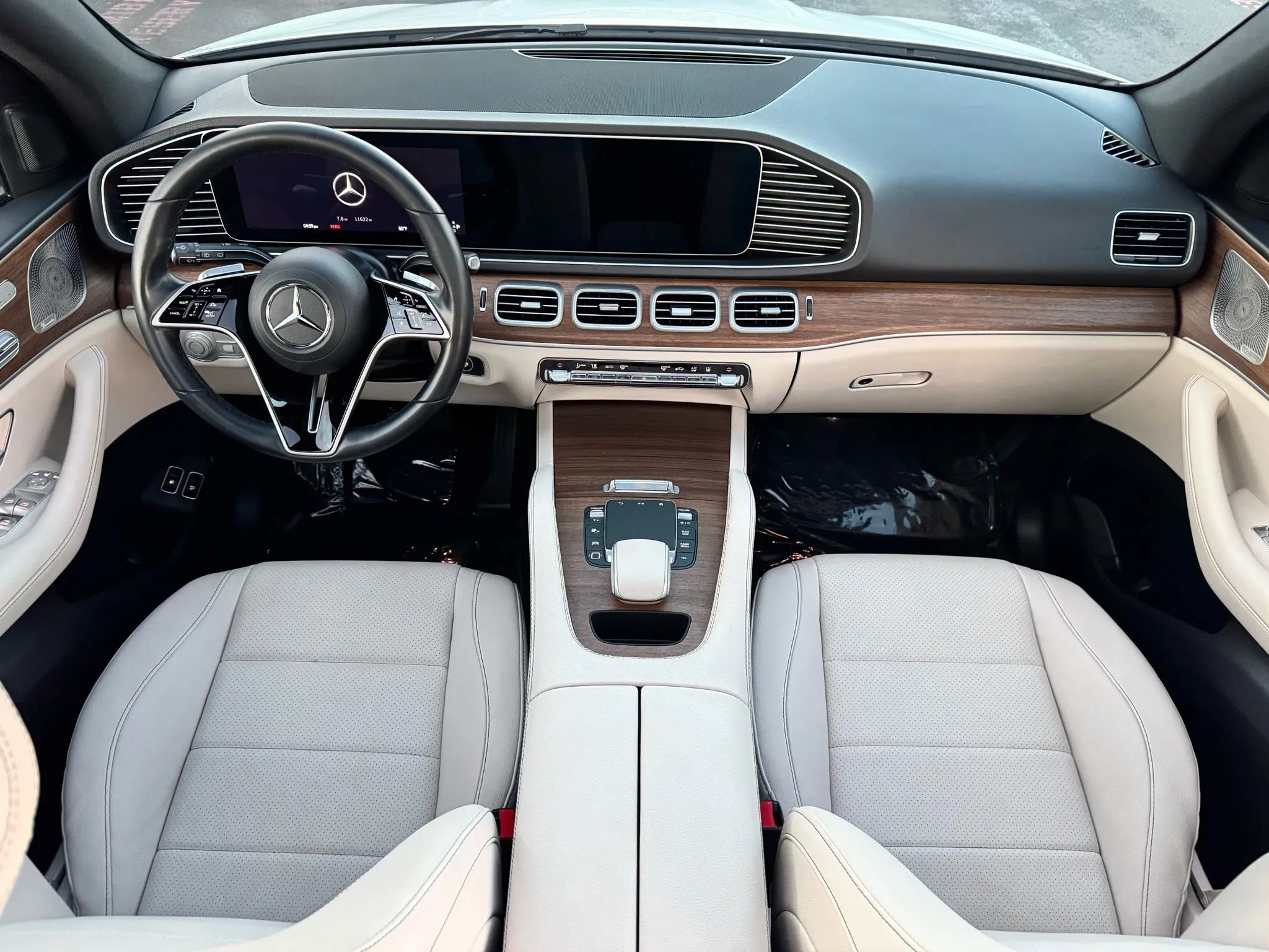 Used 2025 Mercedes-Benz GLE 450e 4MATIC w/ AMG Line Exterior image 24