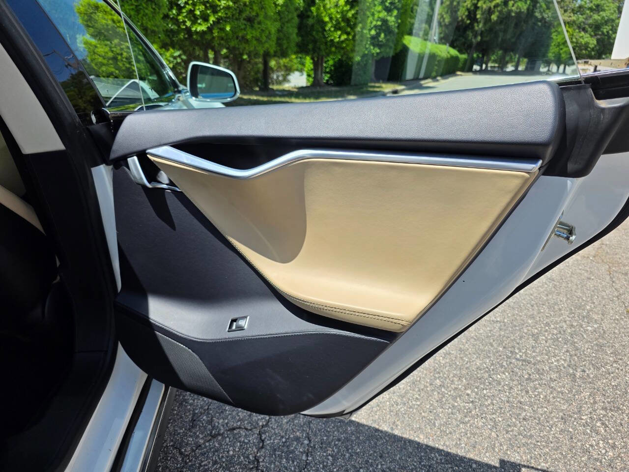 Used 2013 Tesla Model S RWD image 23