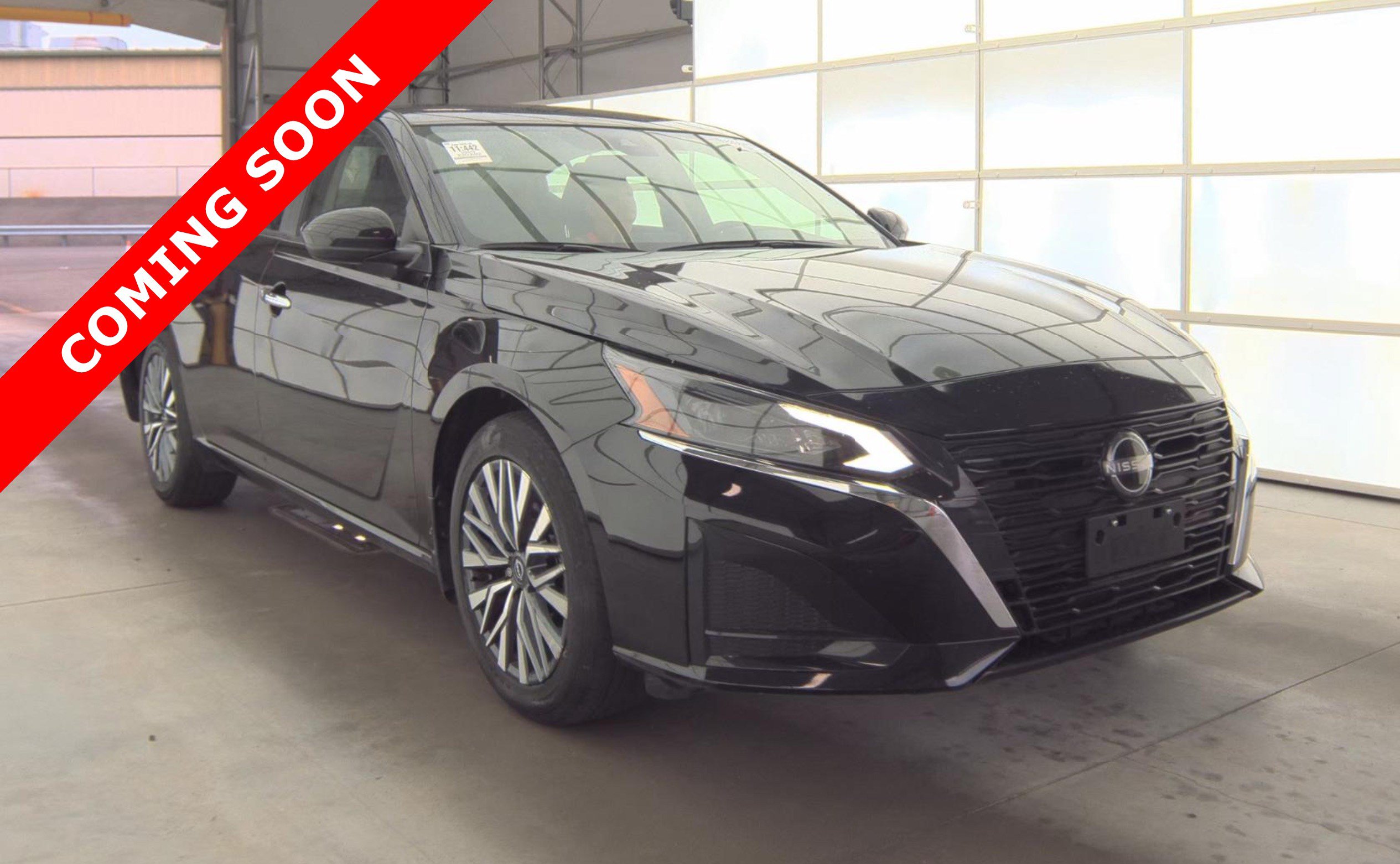 Used 2023 Nissan Altima 2.5 SV AWD/4WD image 3