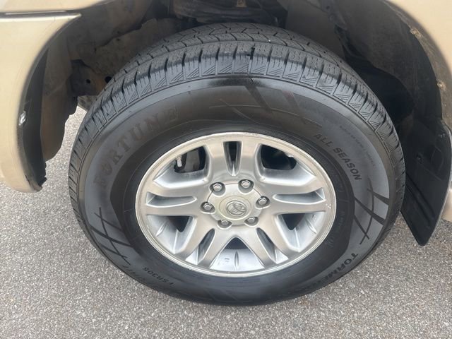 Used 2005 Toyota Sequoia SR5 image 10