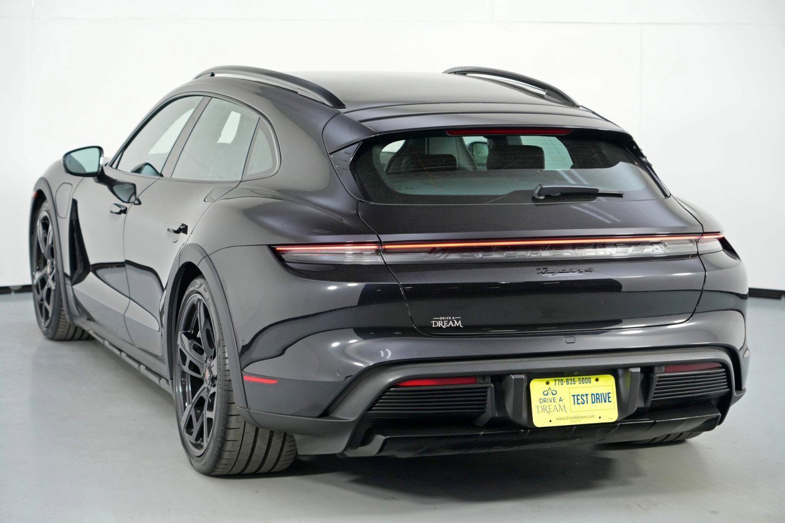 Used 2022 Porsche Taycan 4 Cross Turismo AWD/4WD image 54