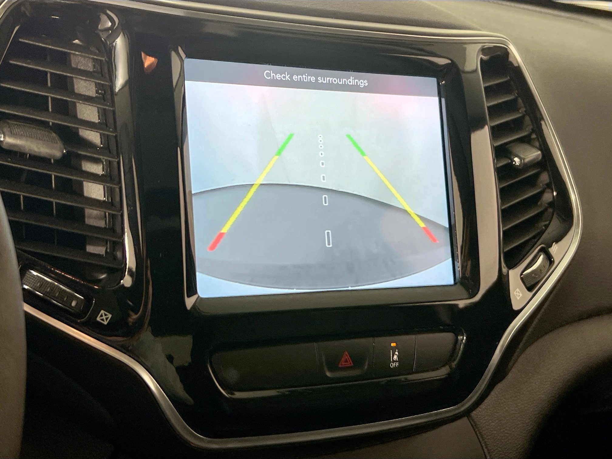 Used 2022 Jeep Cherokee Limited AWD/4WD image 13