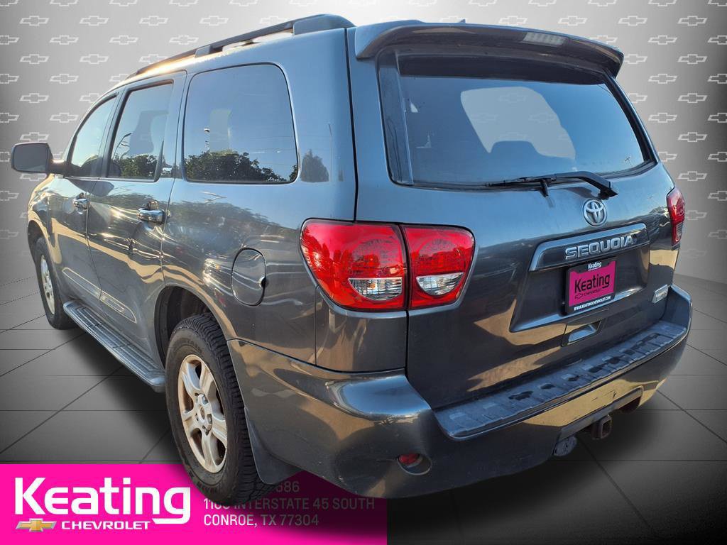 Used 2011 Toyota Sequoia SR5 RWD image 2