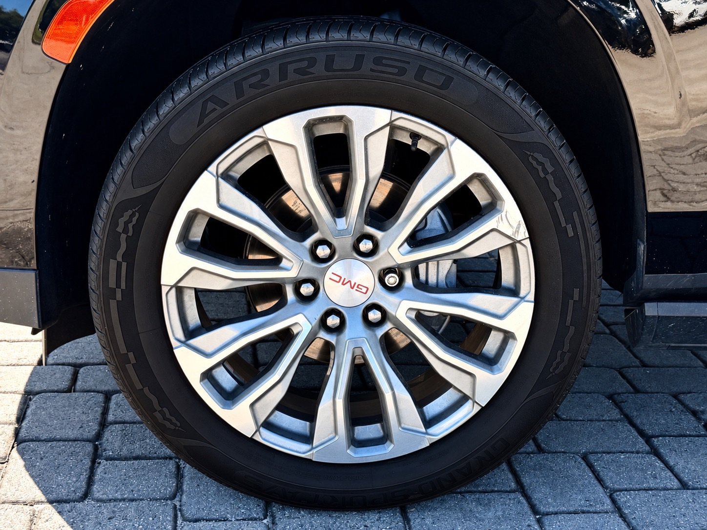 Used 2022 GMC Yukon Denali AWD/4WD image 13