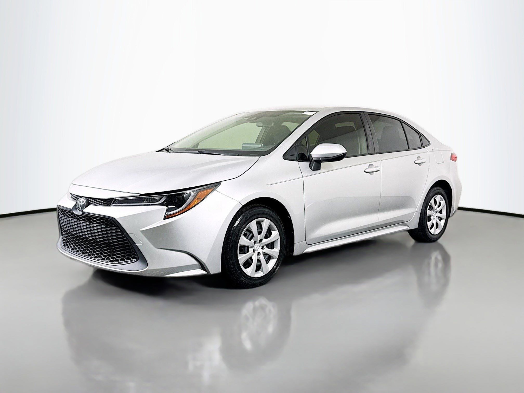 Used 2020 Toyota Corolla LE image 4