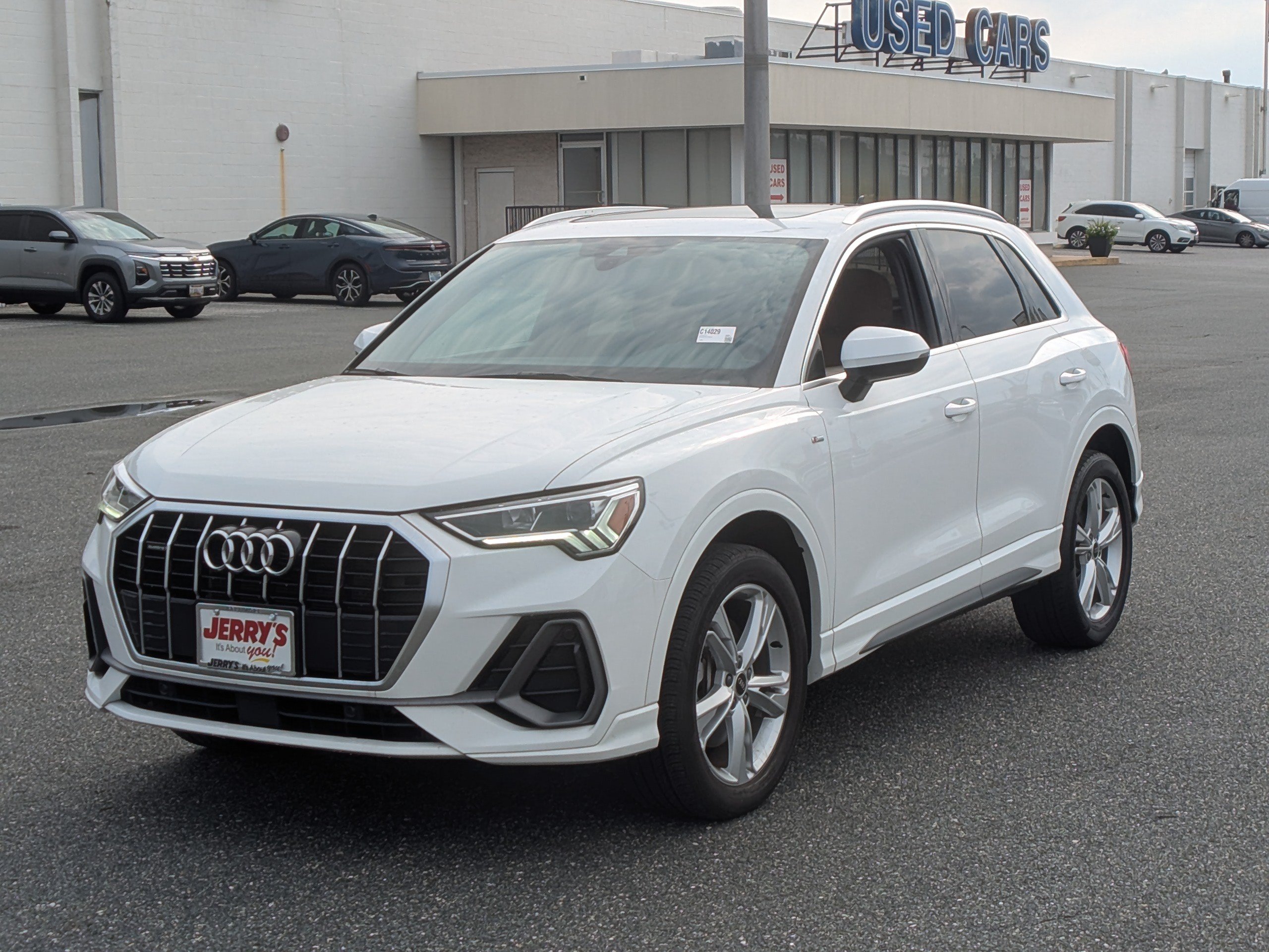 Used 2023 Audi Q3 2.0T Premium AWD/4WD image 4