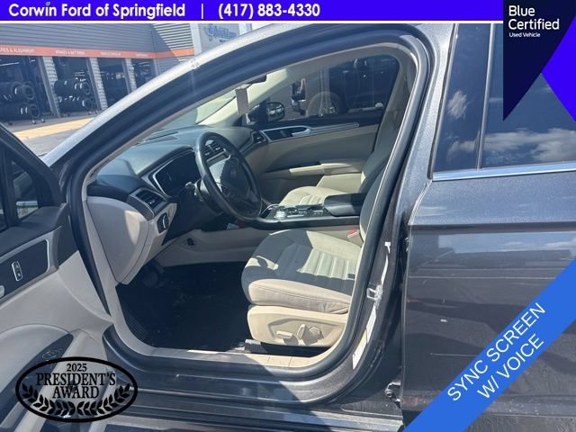 Used 2019 Ford Fusion SE FWD image 7