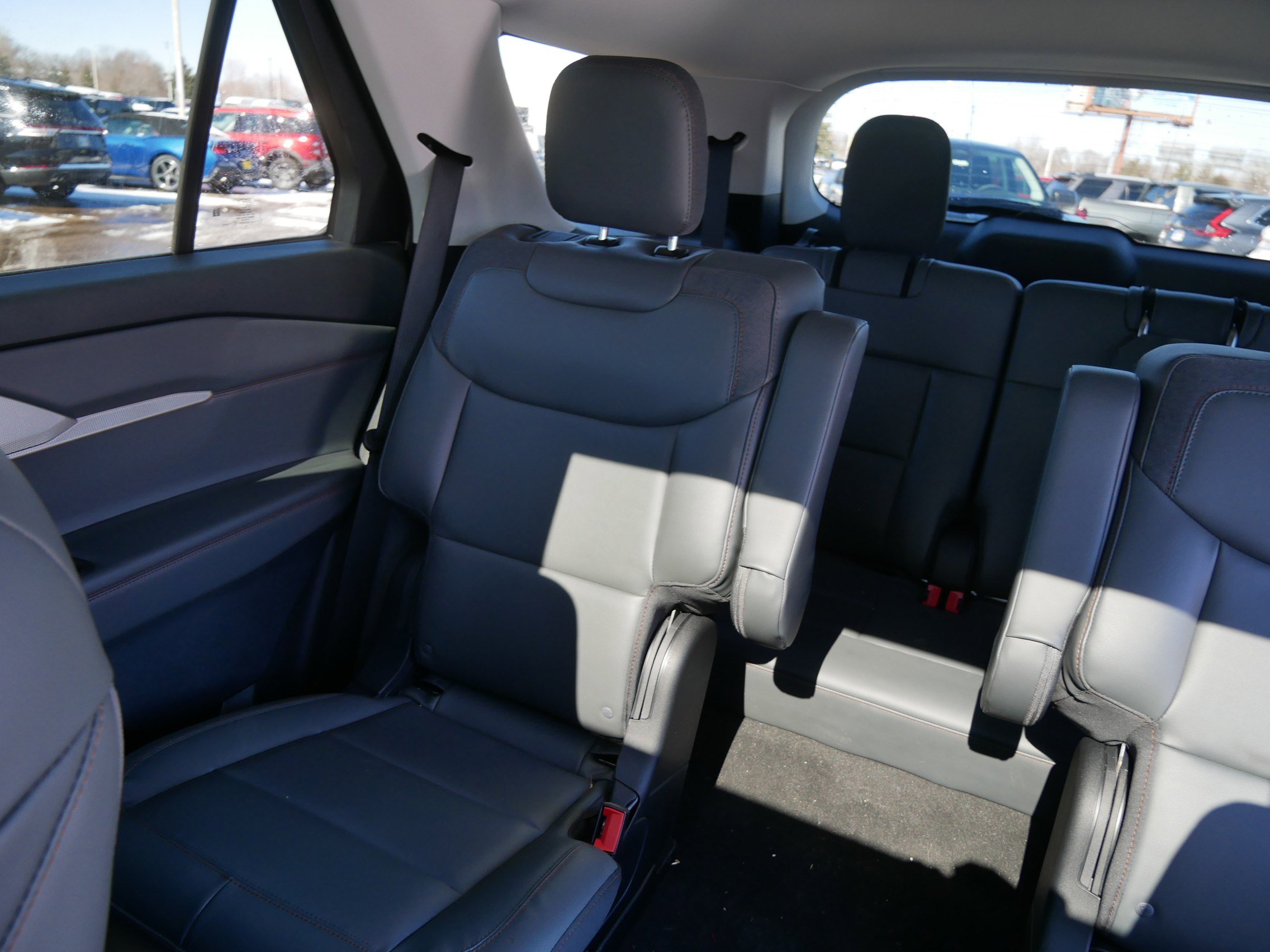 Used 2026 Ford Explorer Active w/ Active Comfort Package image 12