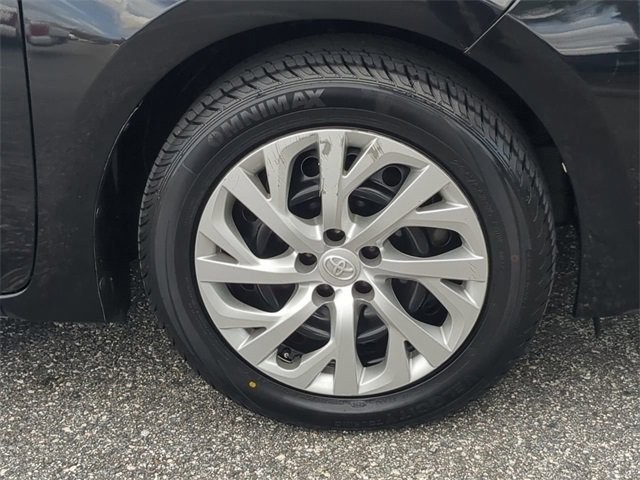 Used 2018 Toyota Corolla LE image 11