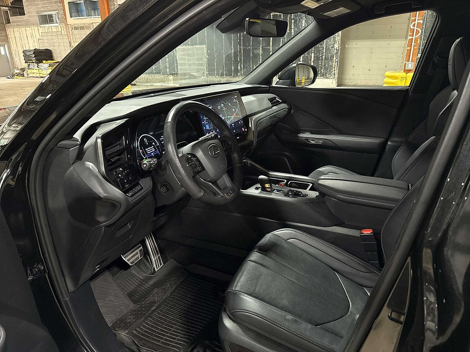 Used 2025 Lexus TX 500h AWD w/ Technology Package image 31