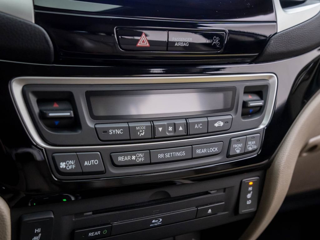 Used 2016 Honda Pilot Touring image 27