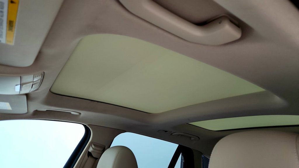 Used 2019 Mercedes-Benz GLC 300 4MATIC image 10