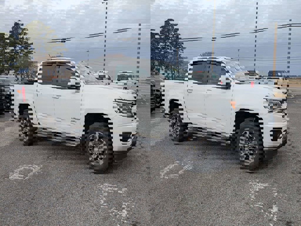 Used 2018 Chevrolet Colorado W/T w/ Custom Special Edition image 3