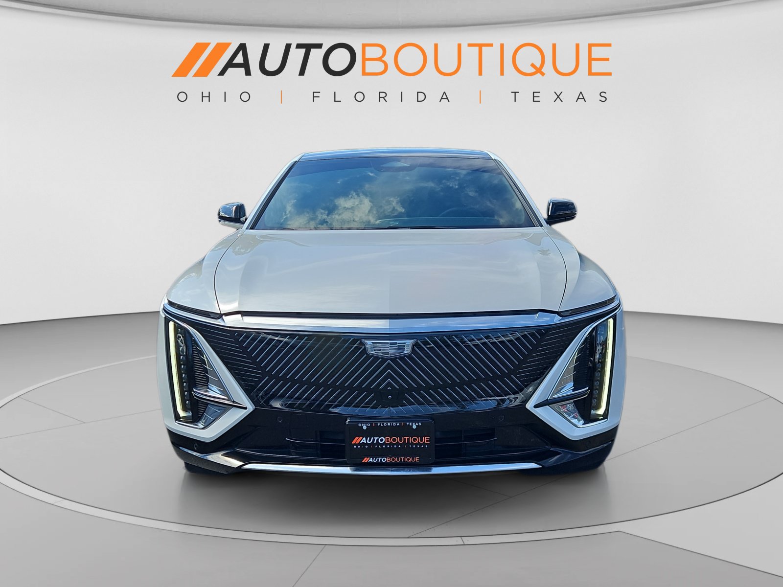 Used 2024 Cadillac Lyriq Luxury RWD image 8