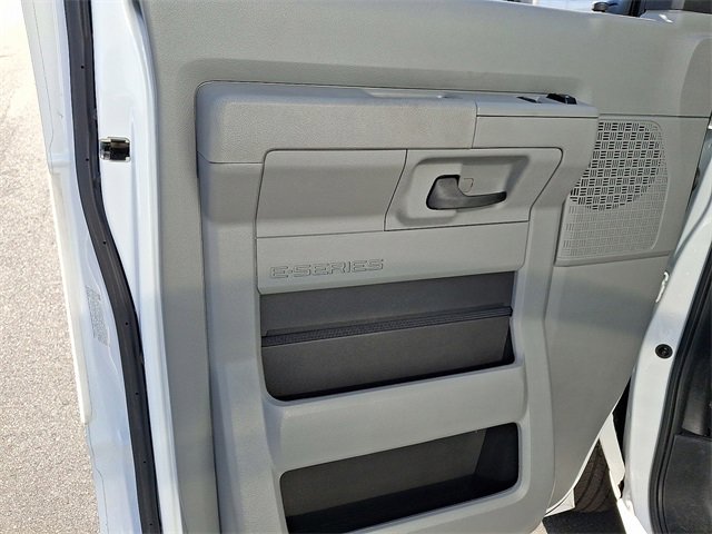Used 2024 Ford E-450 and Econoline 450 Super Duty w/ Driver's Safety Package image 11