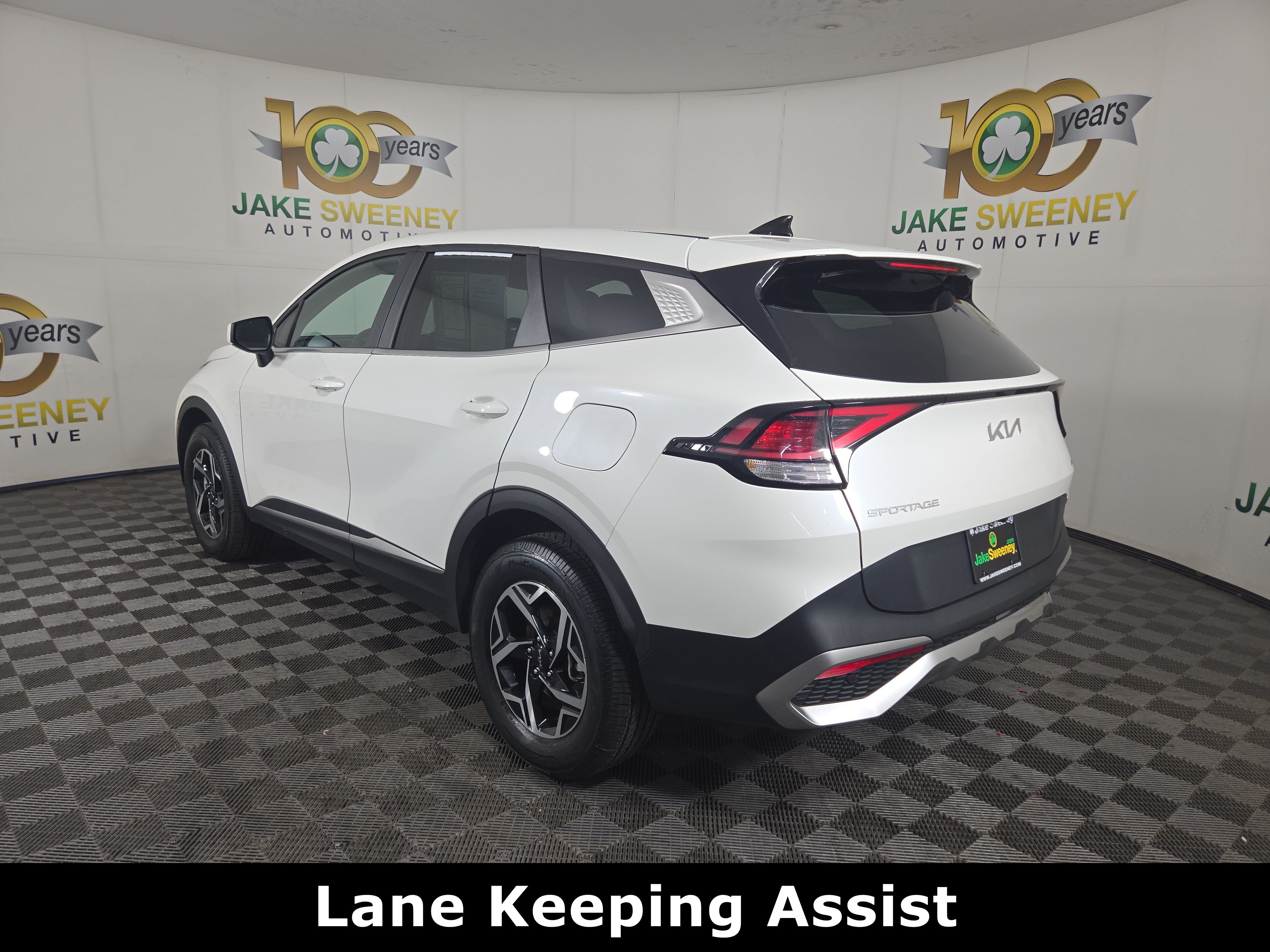 Used 2023 Kia Sportage LX AWD/4WD image 6