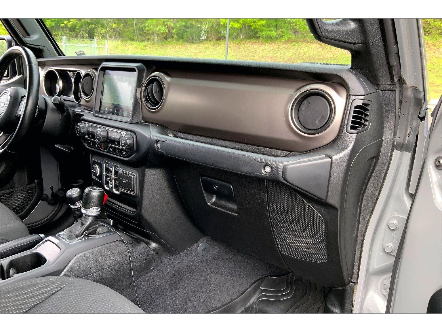 Used 2020 Jeep Gladiator Sport w/ Quick Order Package 24S AWD/4WD image 15