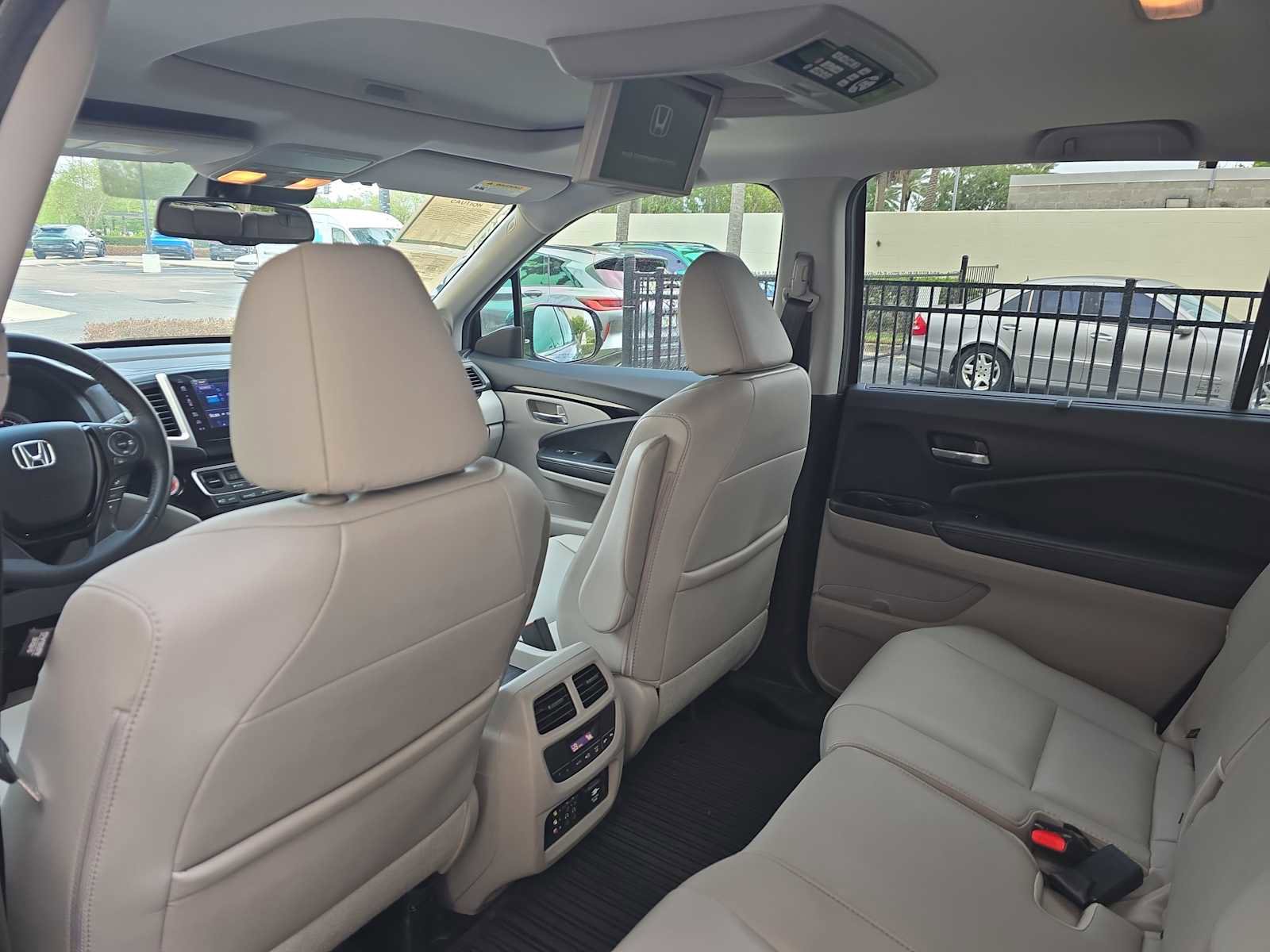 Used 2017 Honda Pilot Touring image 13