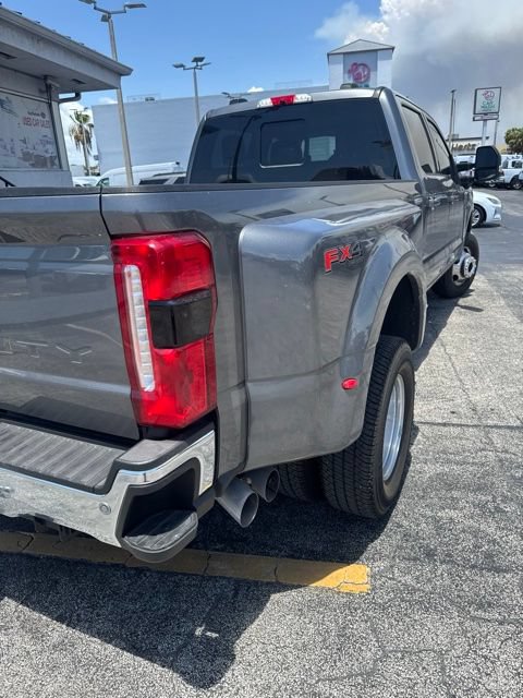 Used 2025 Ford F350 Lariat AWD/4WD image 4