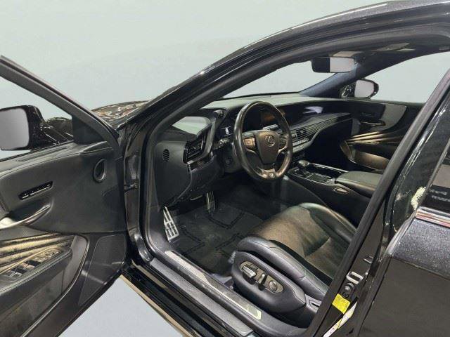 Used 2018 Lexus LS 500 F Sport w/ Accessory Package (Z1) AWD/4WD image 15
