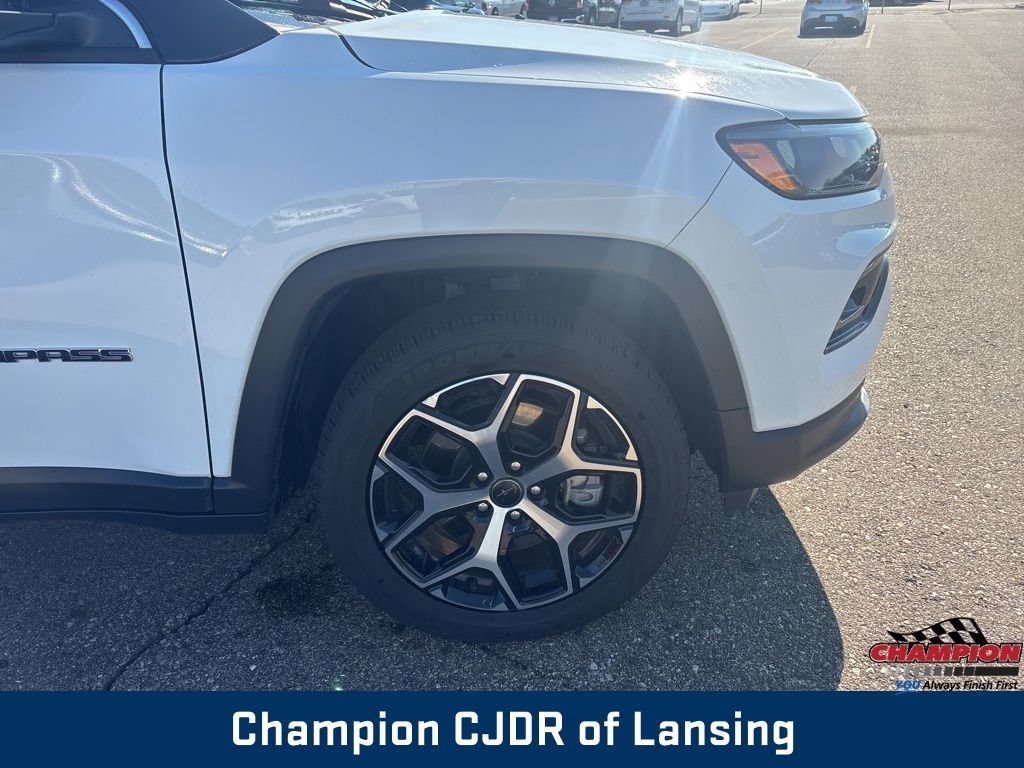 Used 2025 Jeep Compass Limited AWD/4WD image 36