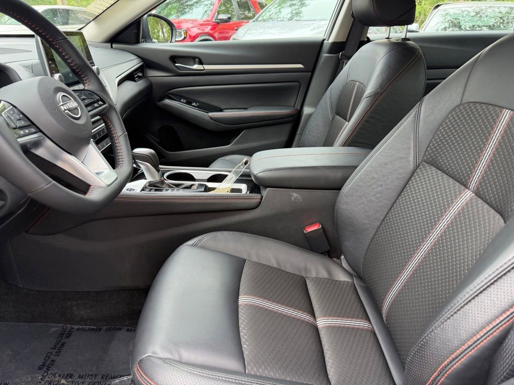 Used 2025 Nissan Altima 2.5 SR FWD image 17
