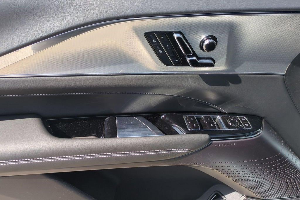 Certified 2024 Cadillac Lyriq Tech RWD image 25