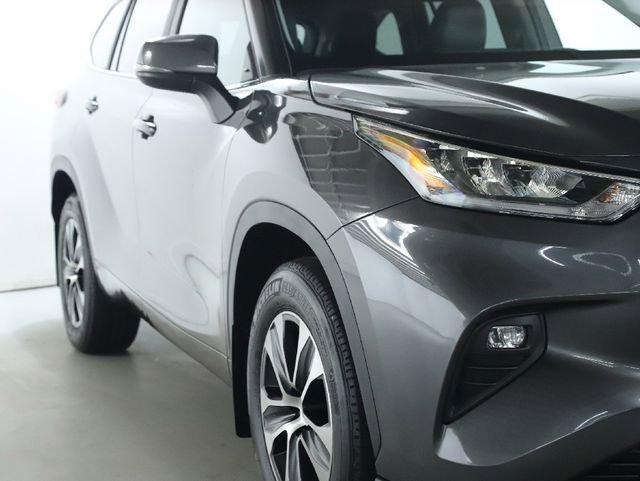 Used 2023 Toyota Highlander Limited image 5