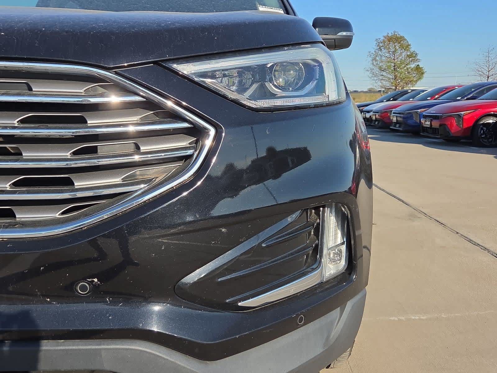 Used 2019 Ford Edge Titanium w/ Equipment Group 301A AWD/4WD image 10