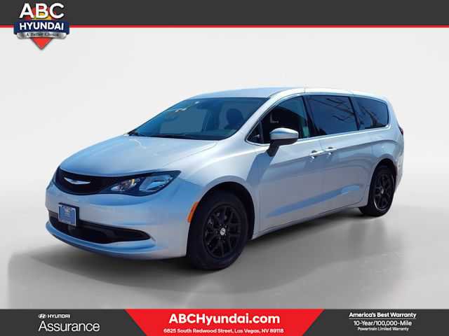 Used 2023 Chrysler Voyager LX image 1