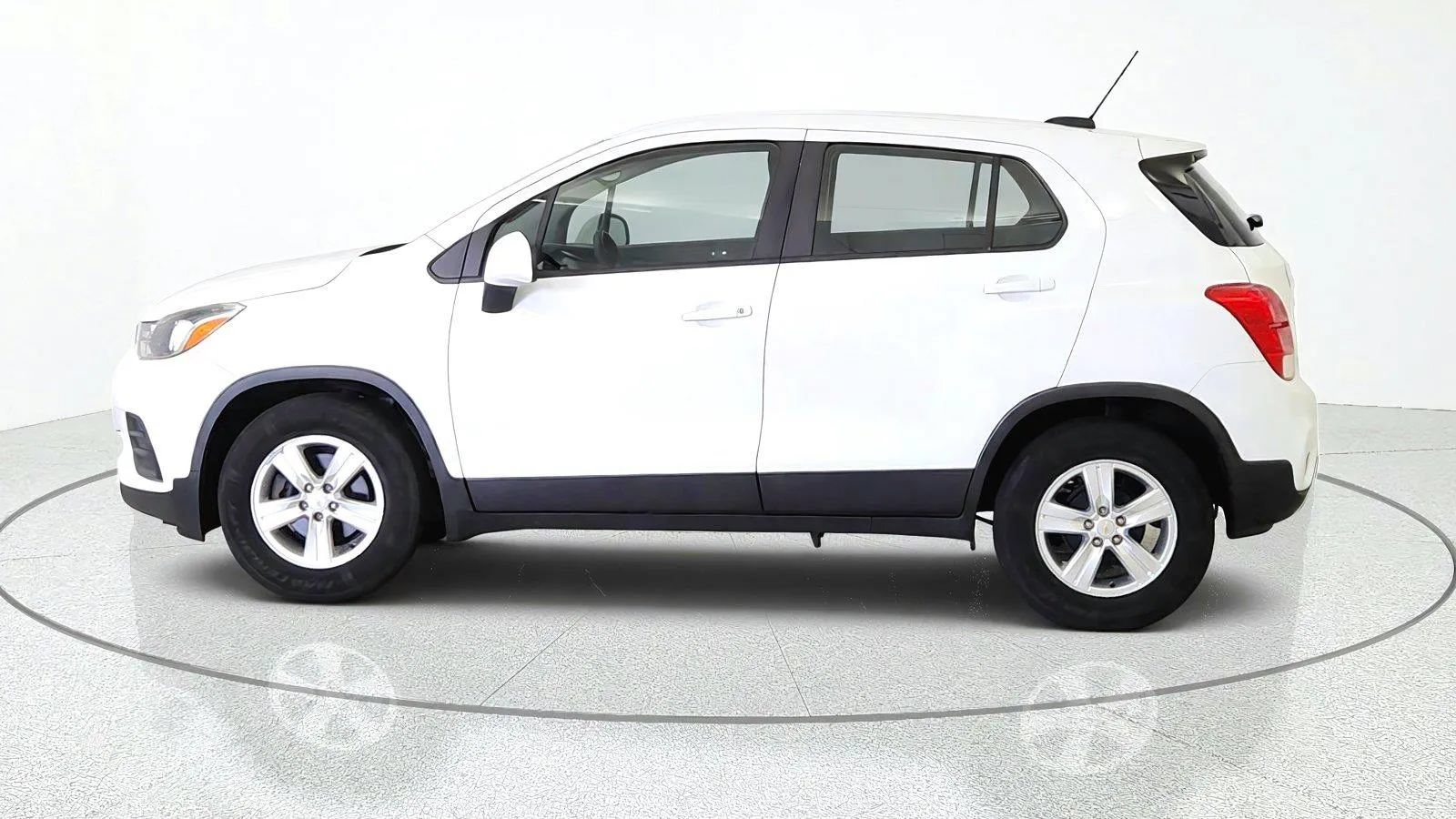 Used 2020 Chevrolet Trax LS FWD image 5