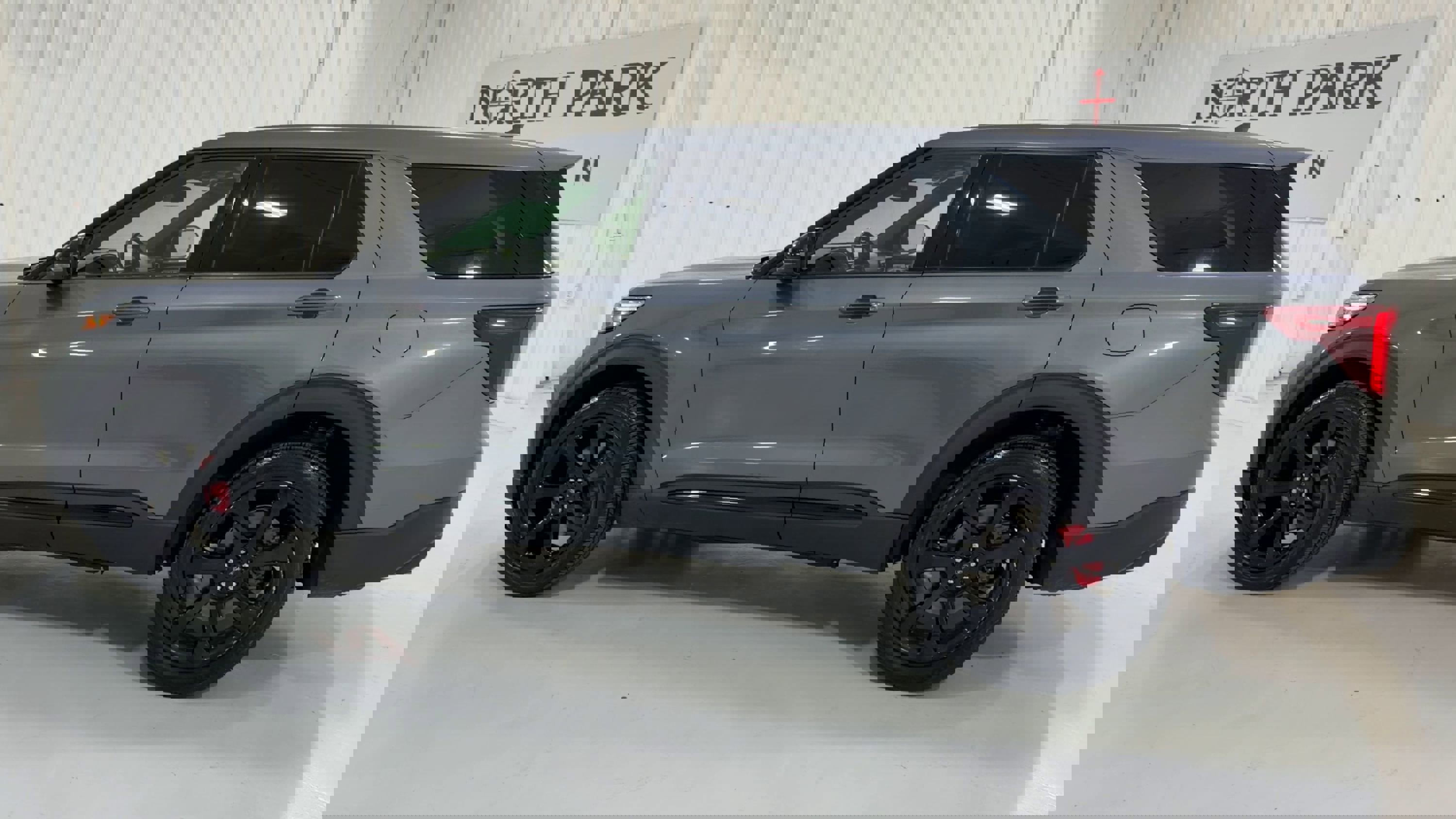 Used 2022 Ford Explorer ST w/ Equipment Group 401A image 7