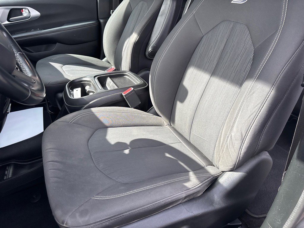 Used 2018 Chrysler Pacifica Touring Plus w/ S Appearance Package image 12