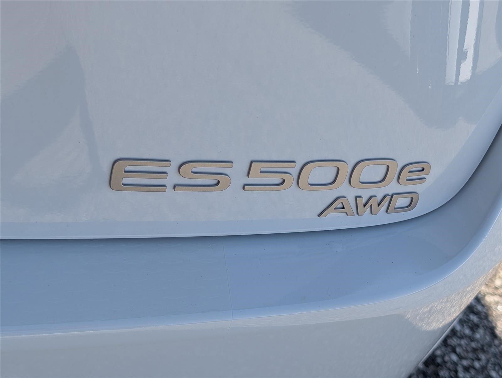 New 2026 Lexus ES 500e w/ Cold Area Package AWD/4WD image 5