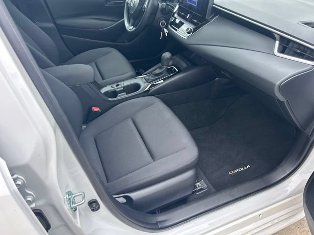 Used 2025 Toyota Corolla LE FWD image 20