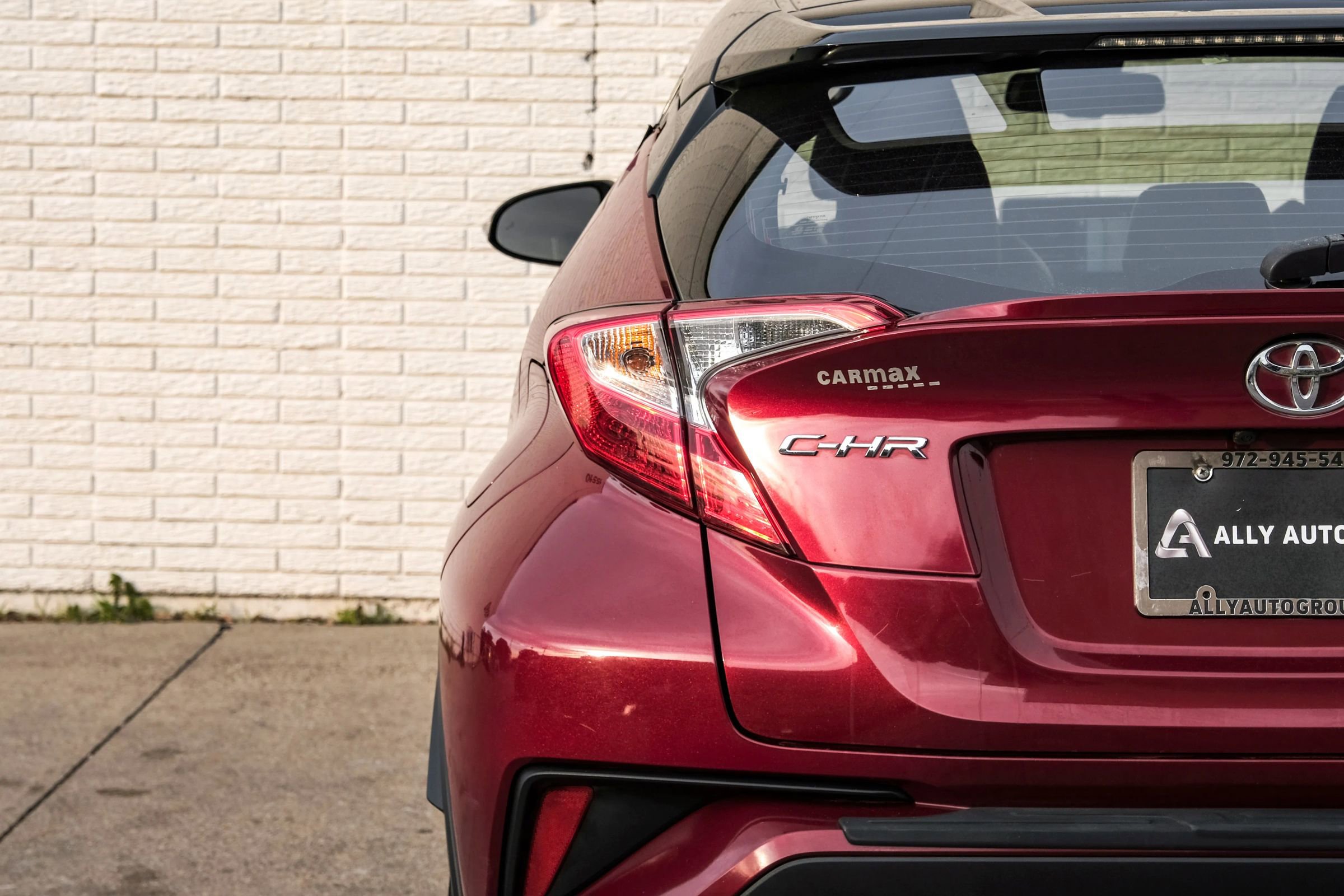 Used 2019 Toyota C-HR Limited image 47