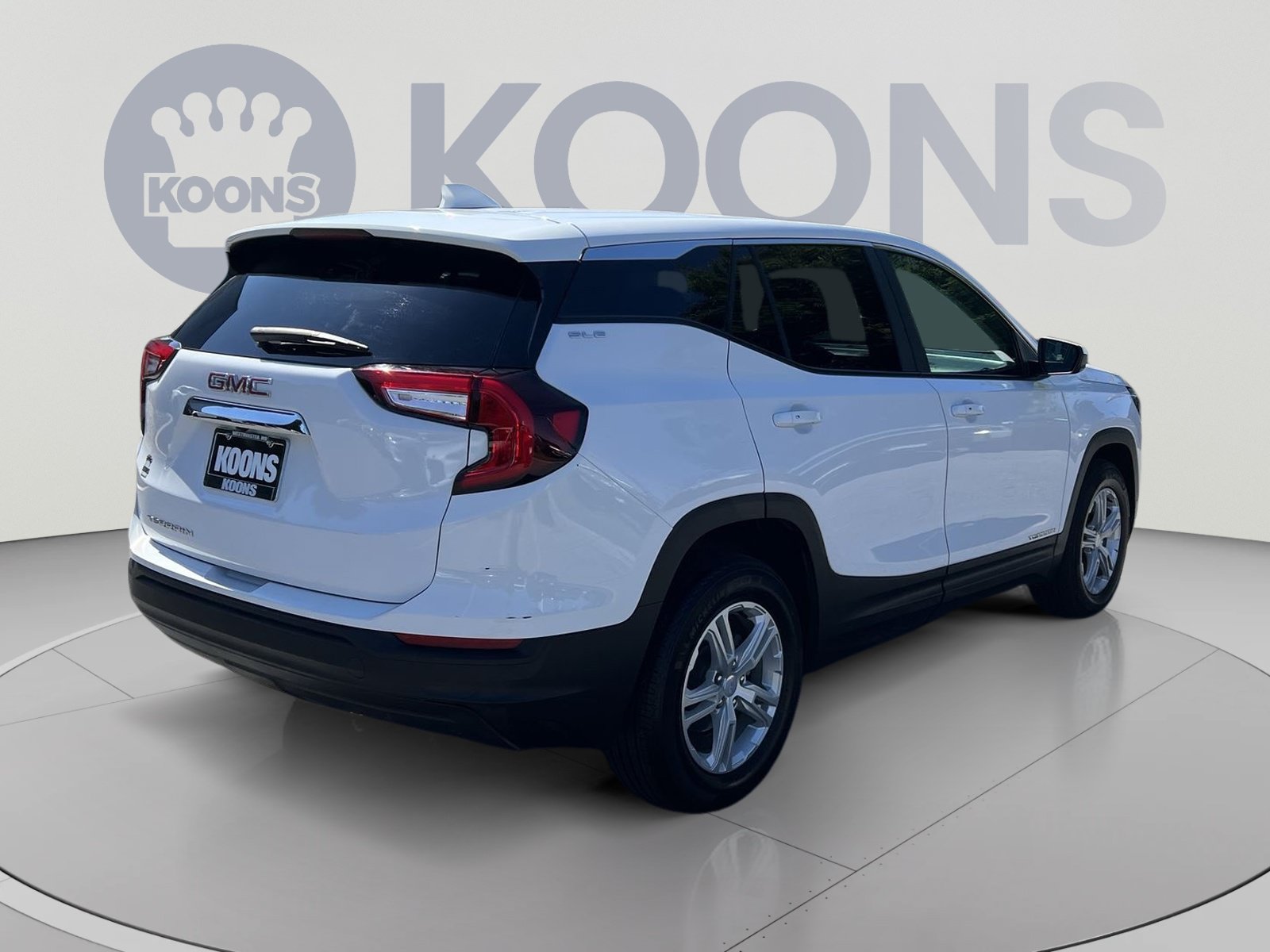 Used 2024 GMC Terrain SLE FWD image 7