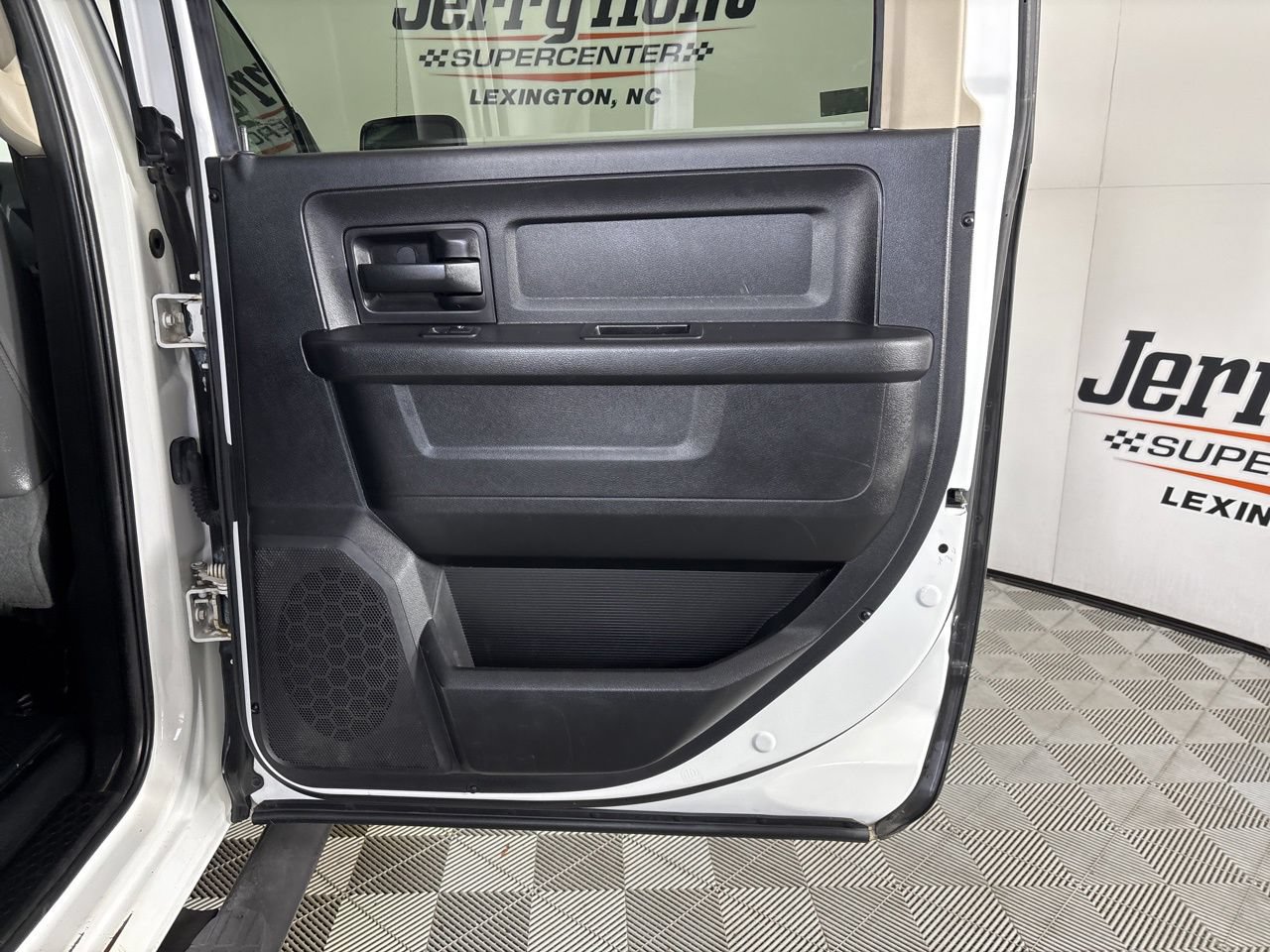 Used 2016 RAM 2500 Tradesman w/ Chrome Appearance Group AWD/4WD image 23