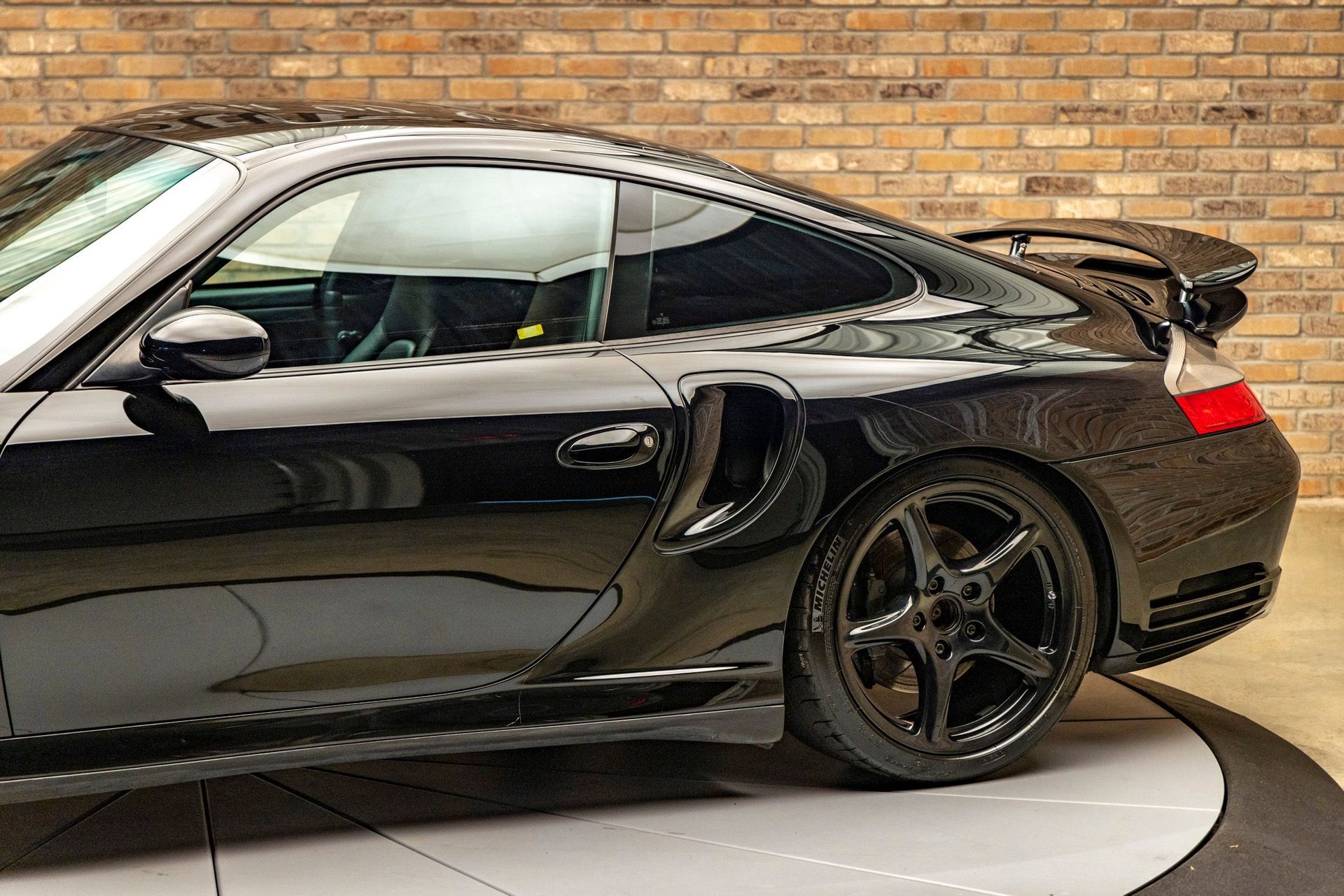 Used 2003 Porsche 911 Turbo image 12