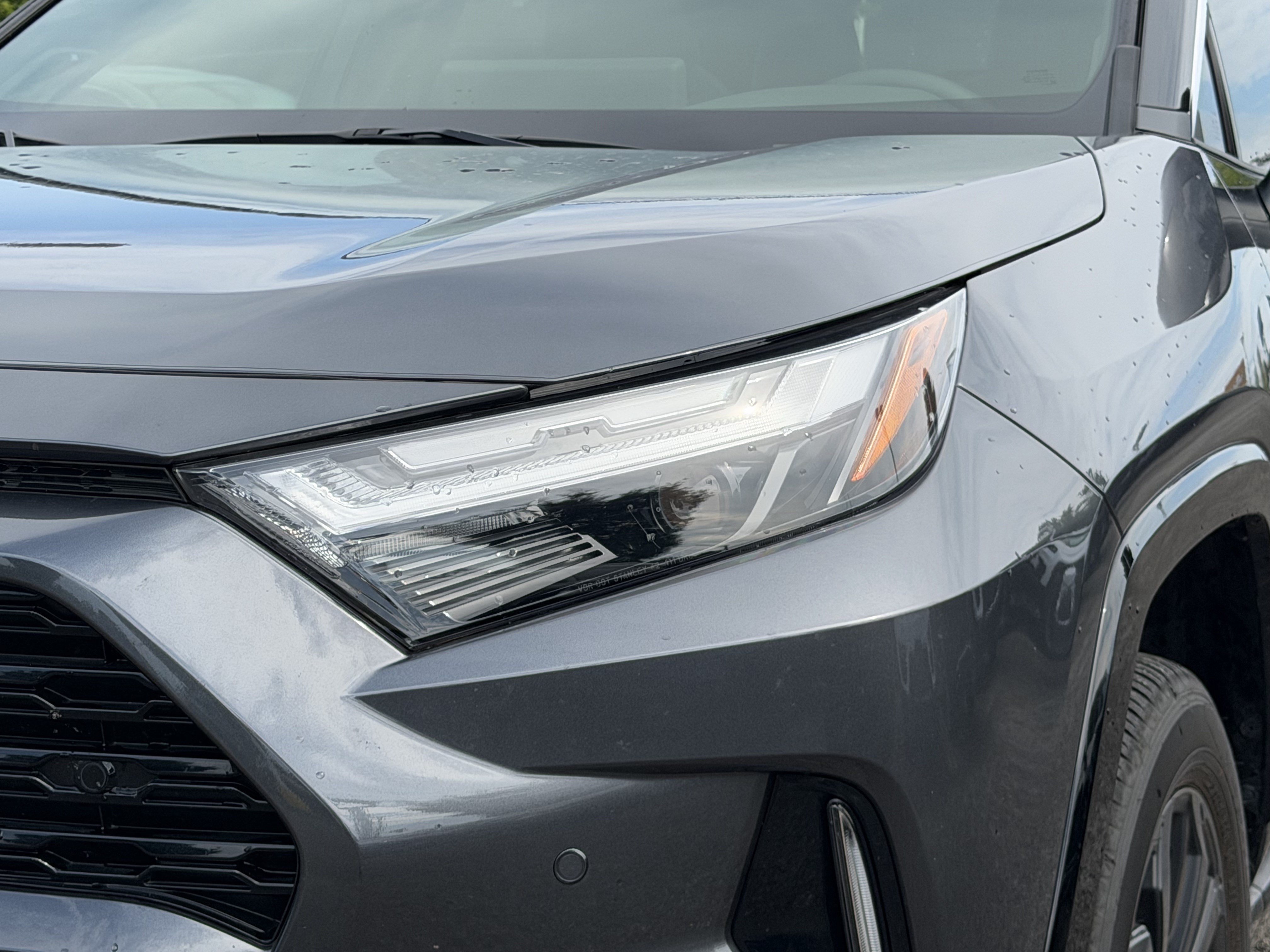 Used 2025 Toyota RAV4 XSE w/ Advanced Technology Package AWD/4WD image 6