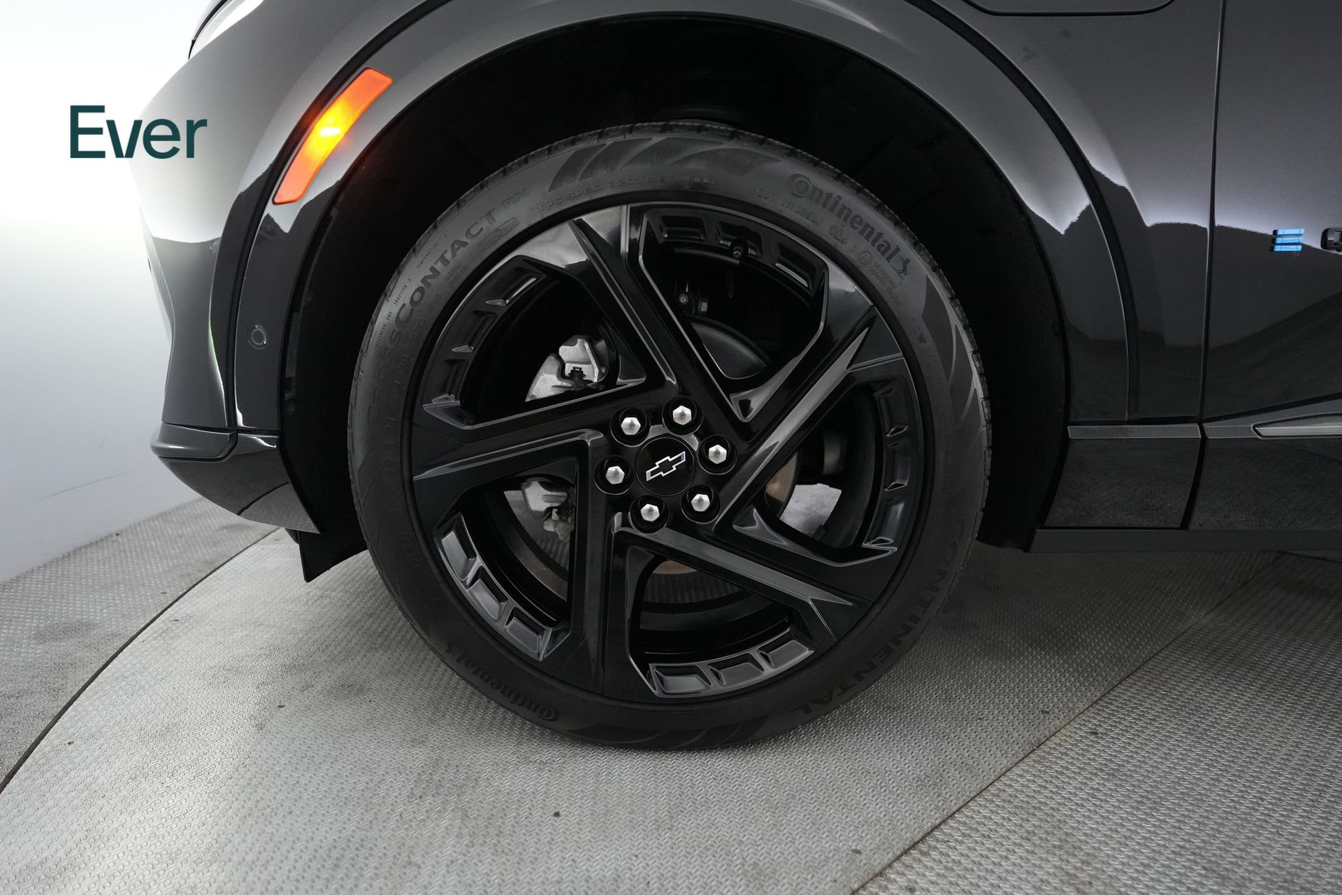 Used 2024 Chevrolet Equinox EV RS FWD image 19