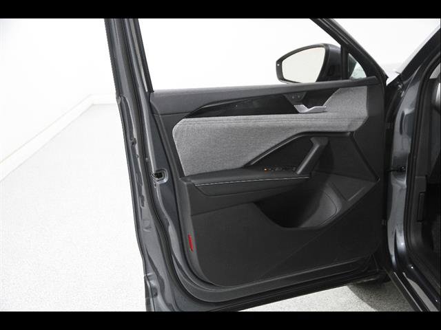 Certified 2025 Volkswagen Tiguan S AWD/4WD image 4