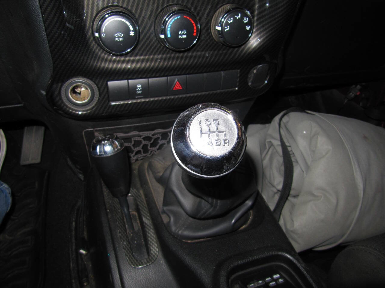 Used 2012 Jeep Wrangler Sport AWD/4WD image 17