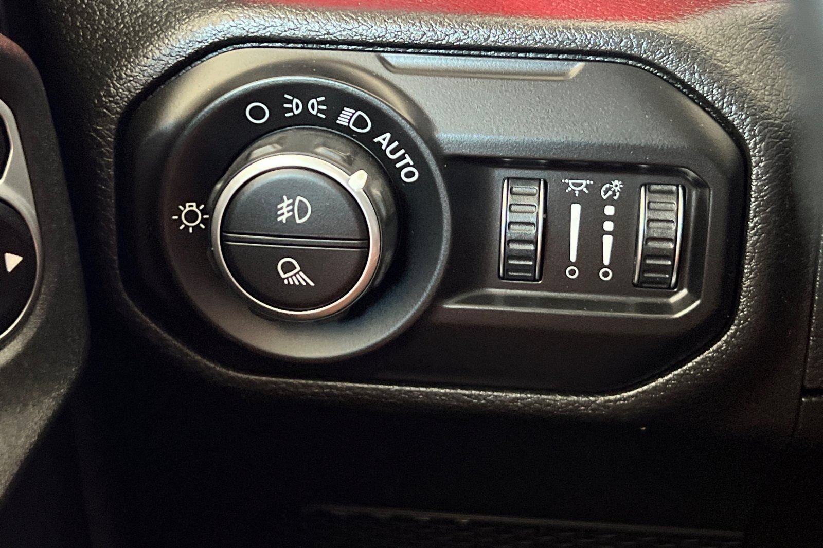 Used 2020 Jeep Gladiator Rubicon AWD/4WD image 35