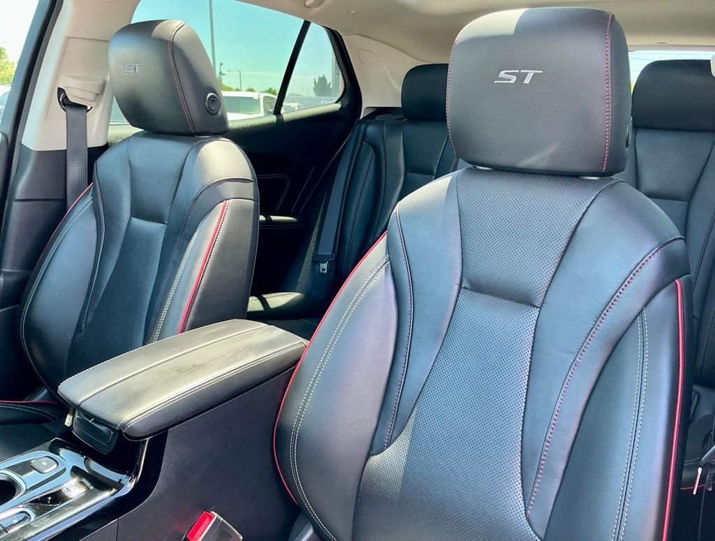 Used 2022 Buick Envision Essence w/ Technology Package II FWD image 43