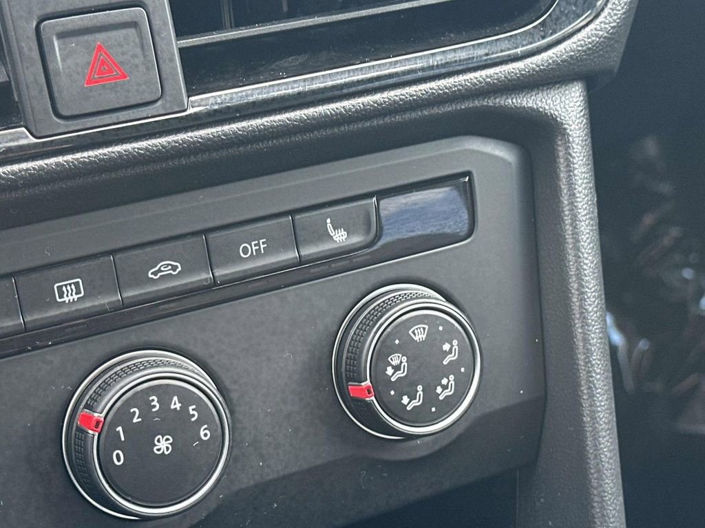 Used 2022 Volkswagen Taos SE image 29