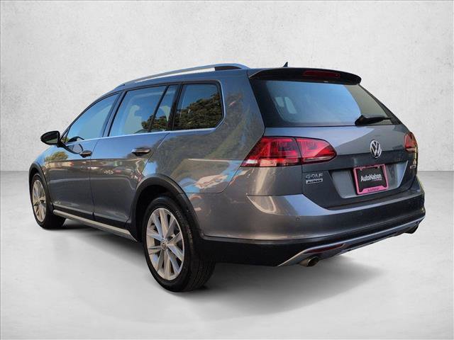 Used 2017 Volkswagen Golf S image 8