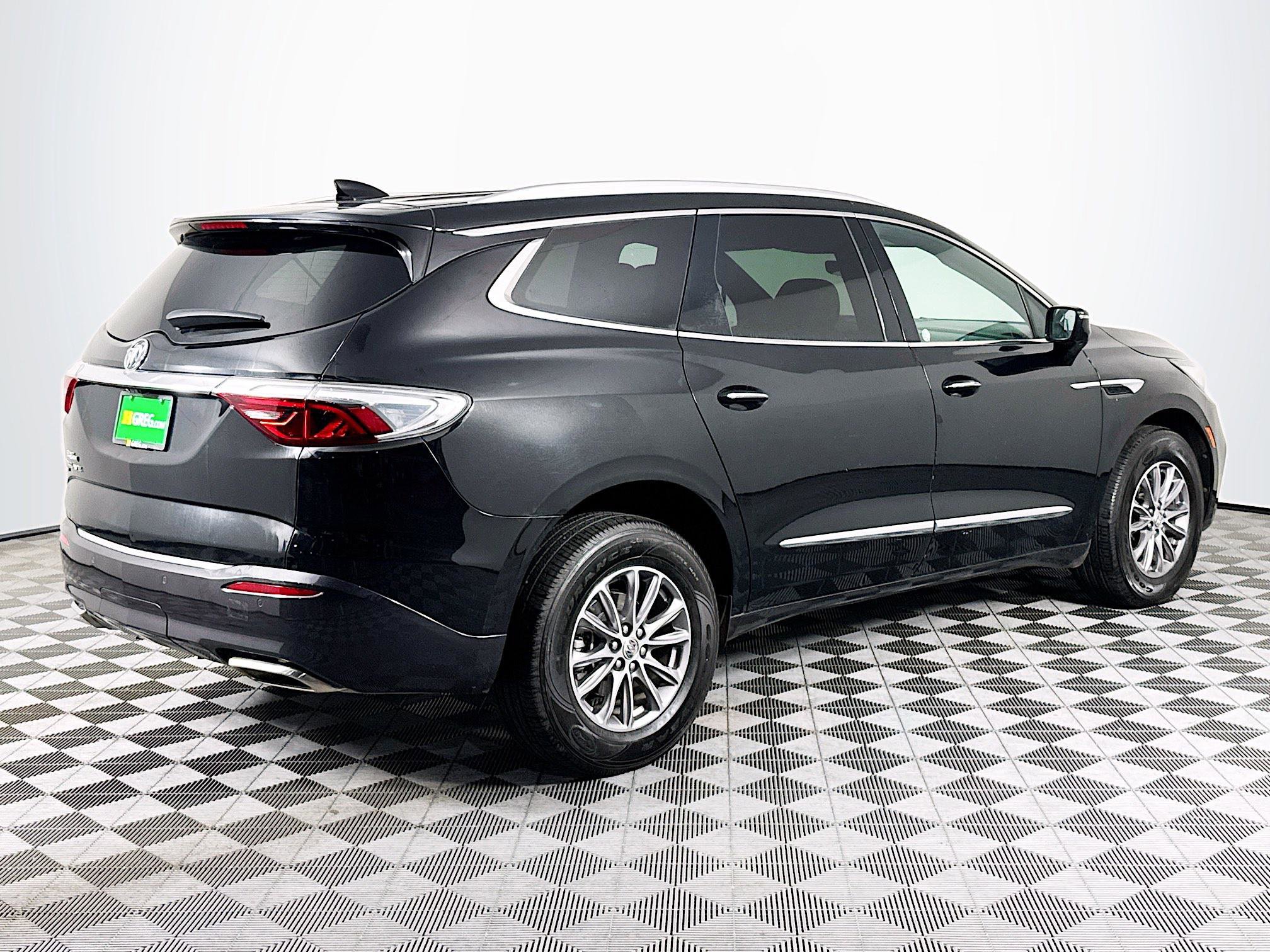 Used 2024 Buick Enclave Premium AWD/4WD image 10