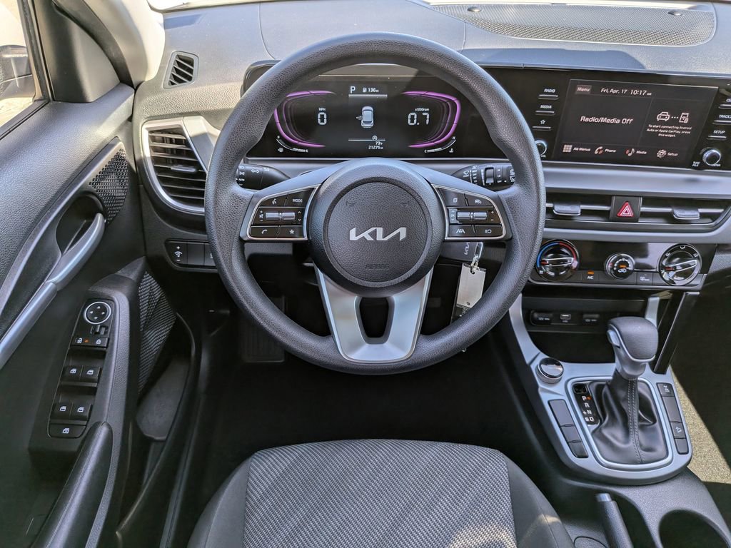 Certified 2025 Kia Seltos LX AWD/4WD image 15